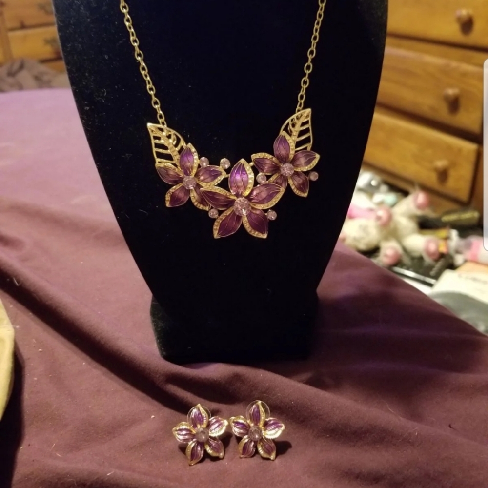 Purple flower Necklace and earrings set